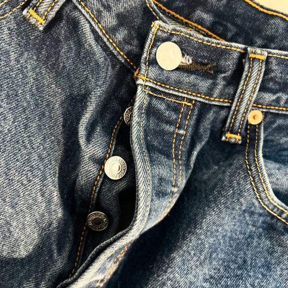 Levi's 501 Jeans Mens 34x30 Button Fly 100% Cotton Straight Leg Medium Wash - Picture 5 of 9